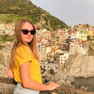 Meet your Posher, Julia